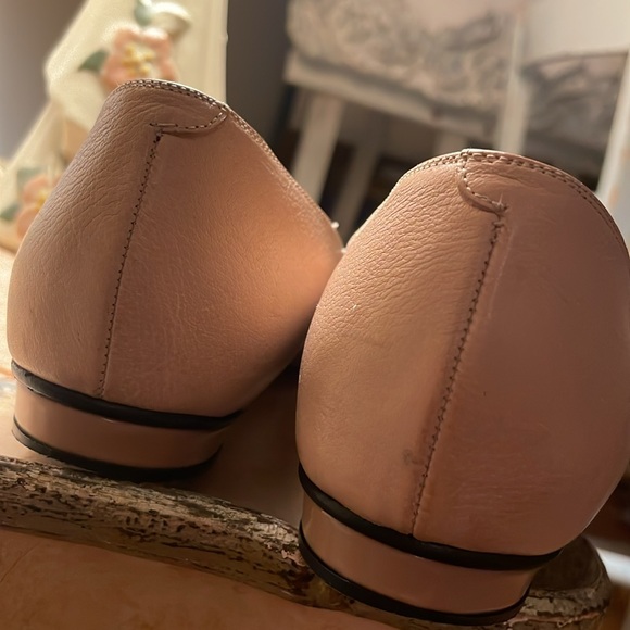 Marc Jacob’s 2 toned patent leather and kidskin flats with bows - Picture 11 of 15